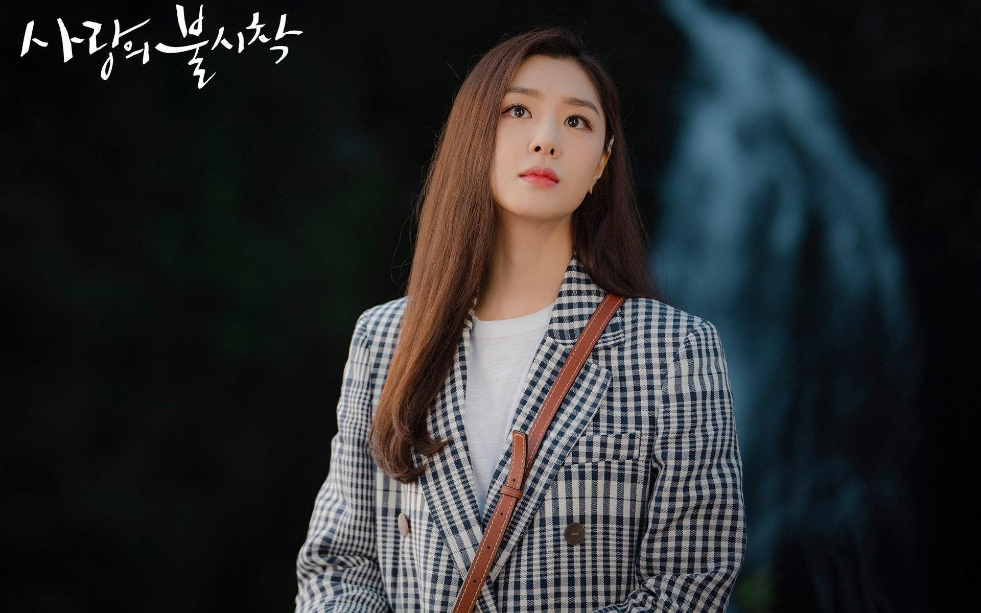 华体会手机网站-三中卫体系增强边路保护，三中卫体系的好处