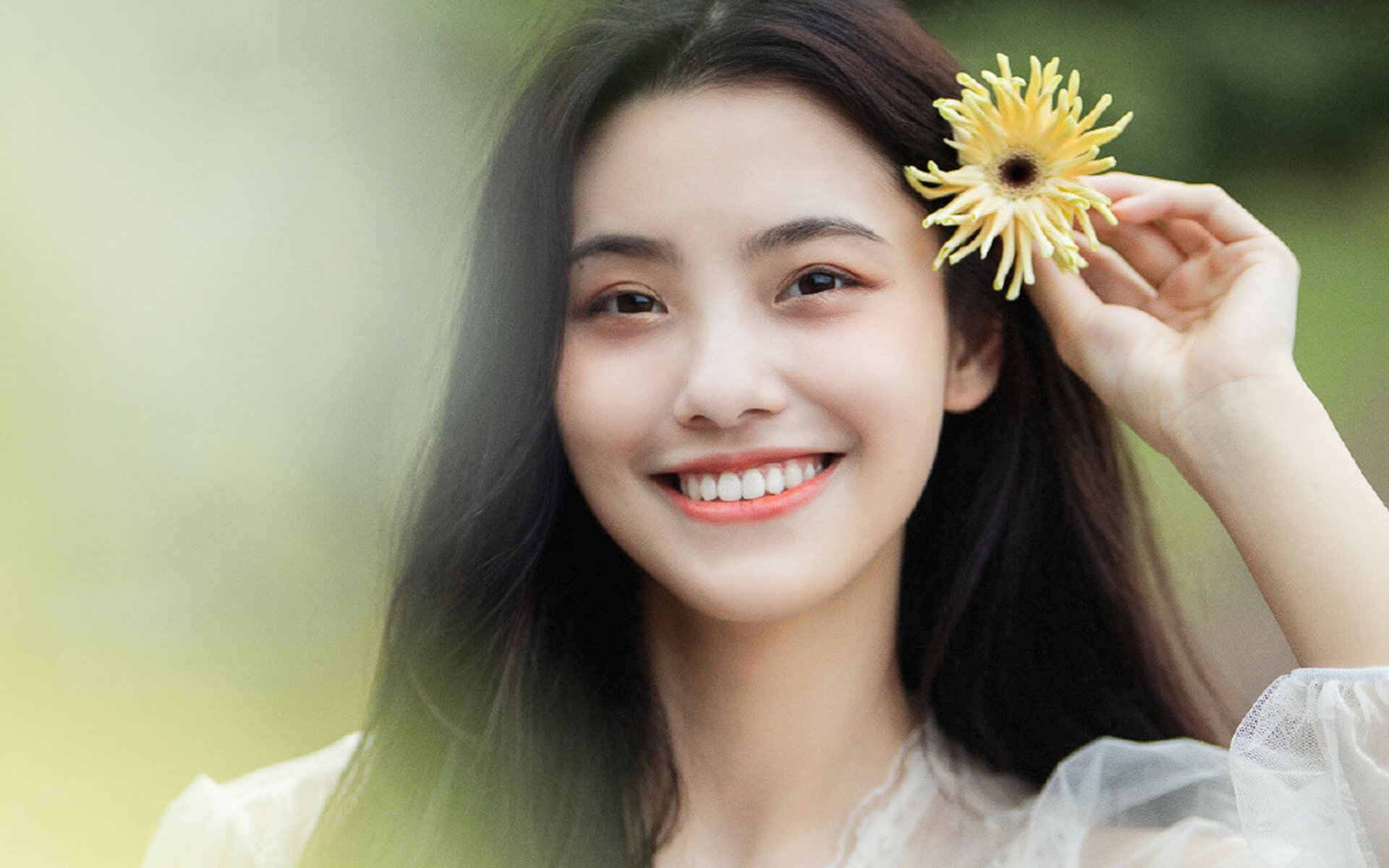 华体会手机网站-西班牙国家队主帅变更，战术调整迎新挑战